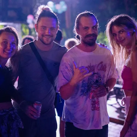 Nomads Koh Tao Party Hostel 18-35 Years Old Only-3